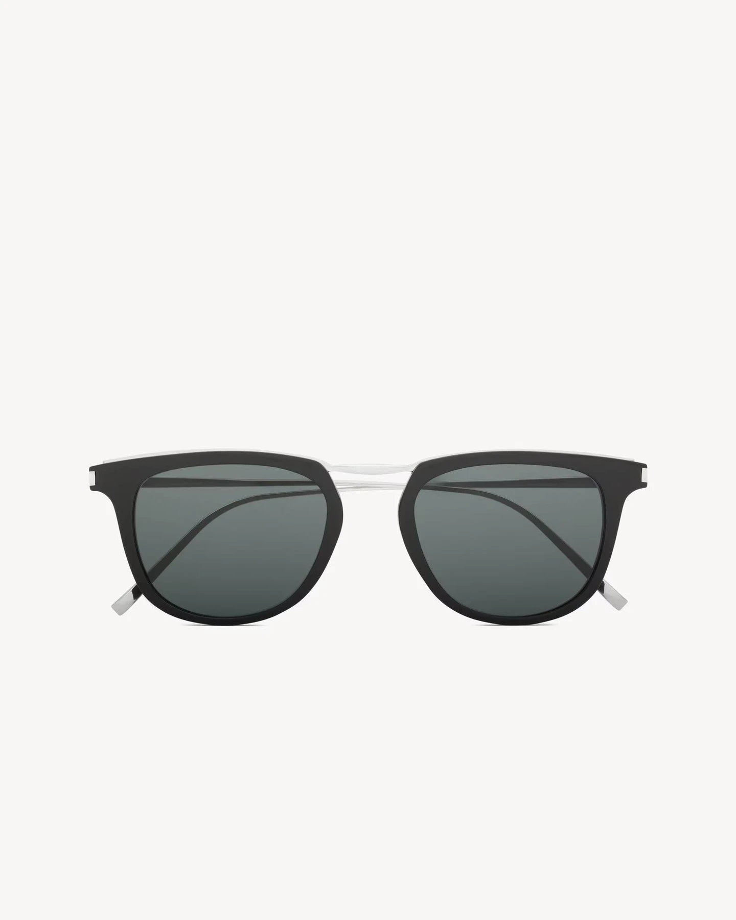 Frontalansicht Schwarze Saint Laurent Sonnenbrille SL 753 Brille Herren auf weißem Hintergrund mit silbernem Steg